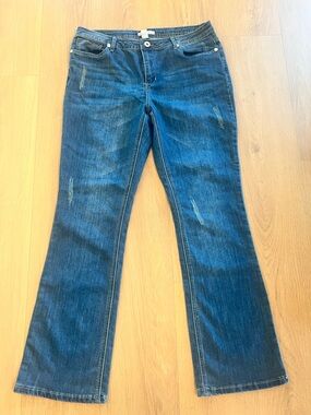 Indigo Thread Women's Blue Bootcut Jeans With Embroidered Pockets.  Size 12